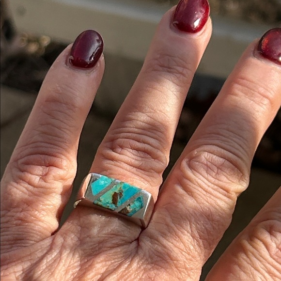 Vintage Turquoise Inlay Sterling Silver Ring - Picture 9 of 11